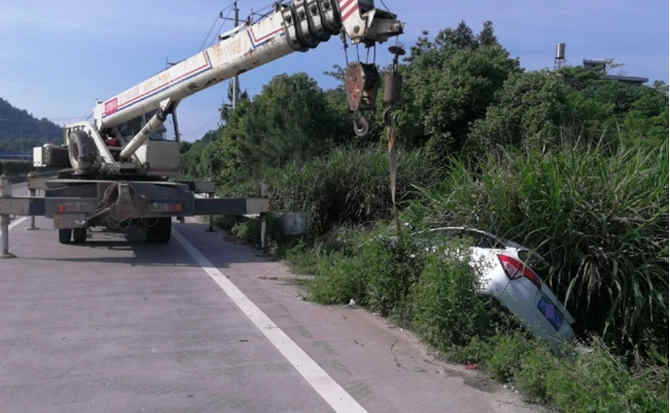 营口重载吊车救援 营口重载吊车救援